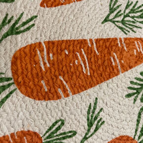 House & Garden Easter Carrots Placemats 15in Round 100% Cotton Set of 4 NEW - Picture 2 of 6